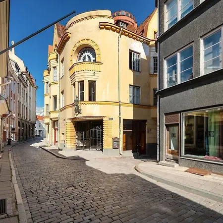 2-bed, 1,5-bath Old Town Flat With Sauna And Bar Apartamento