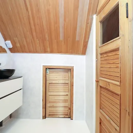 Lejlighed 2-bed, 1,5-bath Old Town Flat With Sauna And Bar