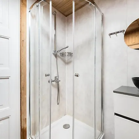 2-bed, 1,5-bath Old Town Flat With Sauna And Bar Lejlighed