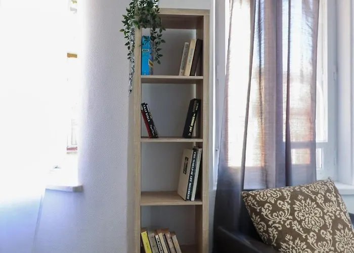 2-bed, 1,5-bath Old Town Flat With Sauna And Bar Daire *