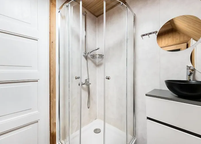 2-bed, 1,5-bath Old Town Flat With Sauna And Bar Apartman