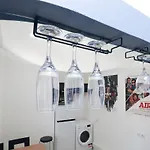 2-bed, 1,5-bath Old Town Flat With Sauna And Bar *
