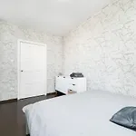Appartement 2-bed, 1,5-bath Old Town Flat With Sauna And Bar *